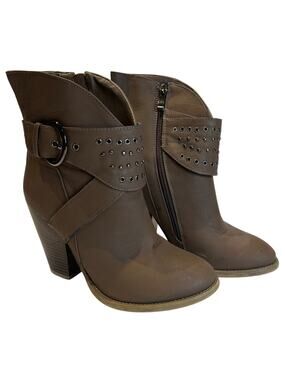 Reneeze Size 7 Faux Leather Heeled Boot - Lined